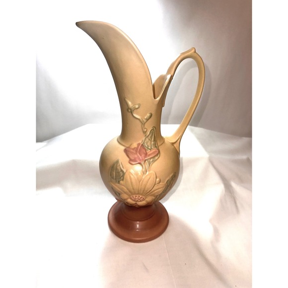 Vintage Hull Pottery Magnolia Pitcher Vase, Art Pottery Floral Home Decor - Picture 1 of 15